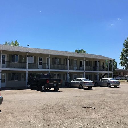 Colonial Motel And Rv Park Mandan Exterior foto